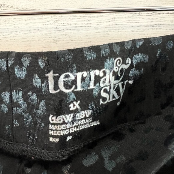 Terra & Sky Coated Leopard Print Pull On Skinny Pants Size 1X - Picture 5 of 7